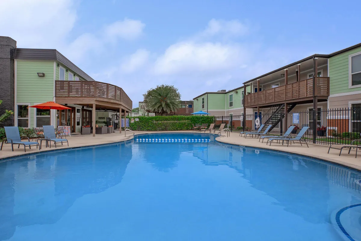 Houston partner apartment community, Done Deal Cosign
